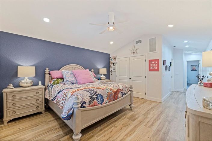 Image No.19-4 Bed Property for sale