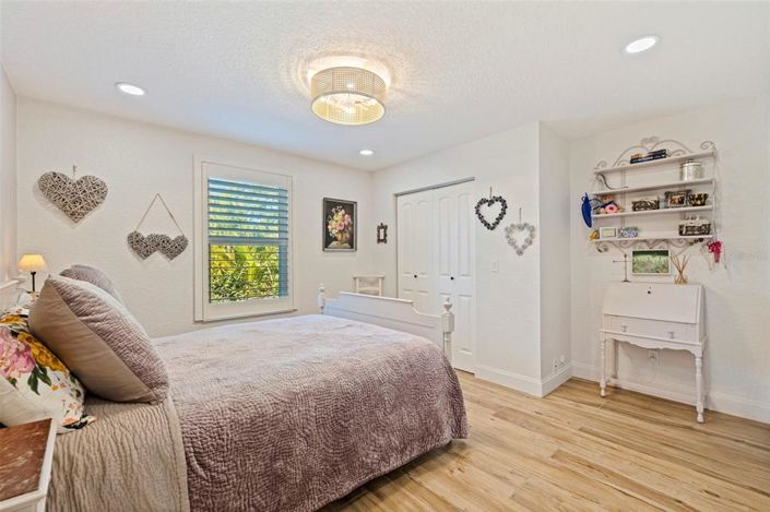 Image No.26-4 Bed Property for sale