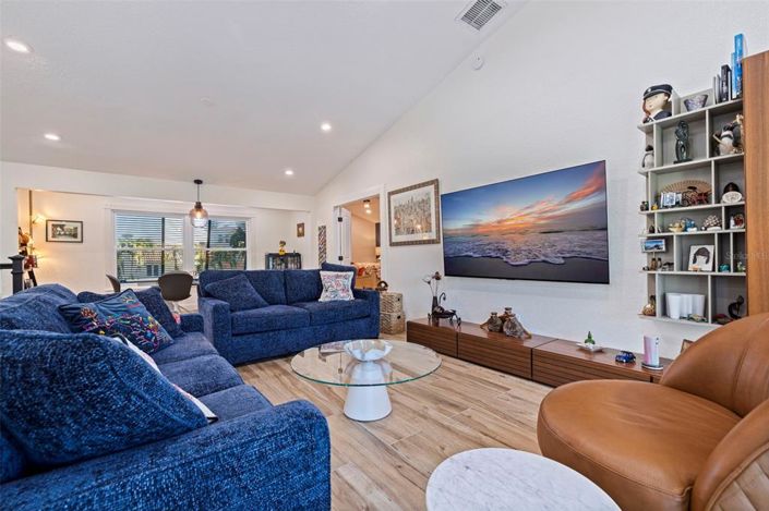 Image No.9-4 Bed Property for sale