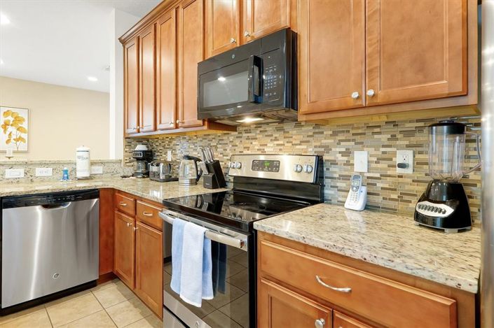 Image No.13-6 Bed Property for sale