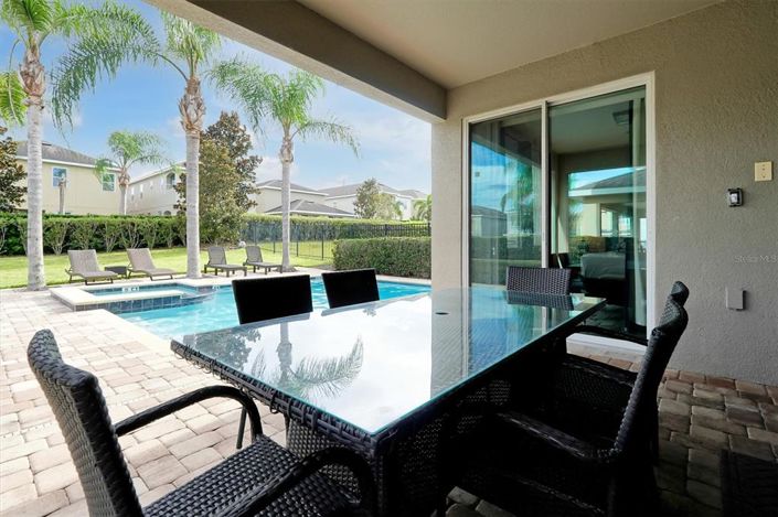 Image No.17-6 Bed Property for sale