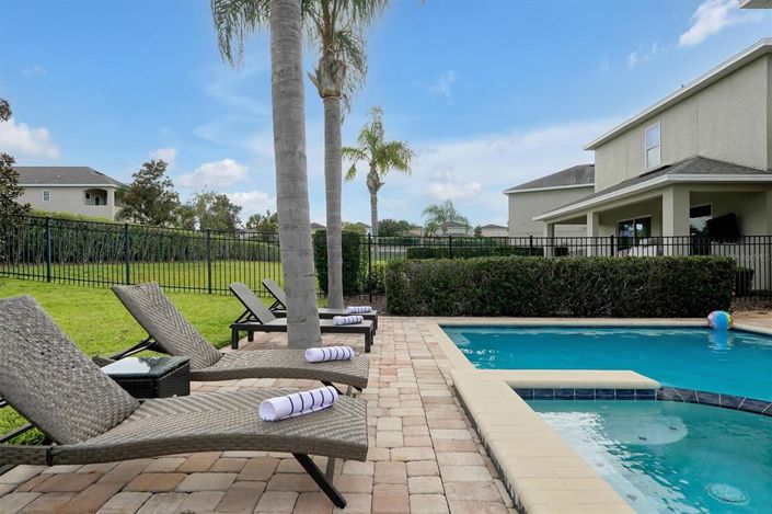 Image No.23-6 Bed Property for sale