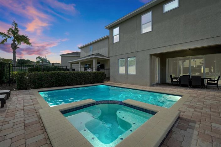 Image No.25-6 Bed Property for sale