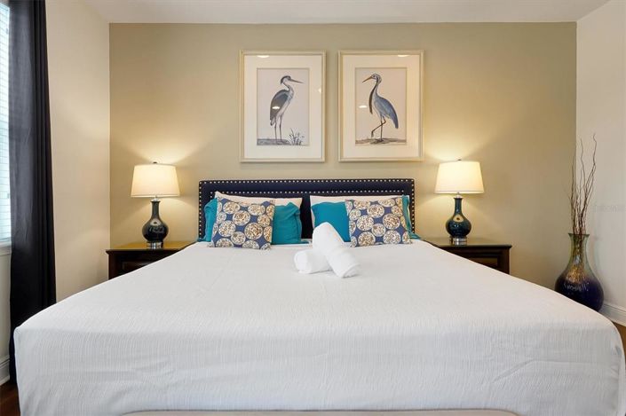 Image No.27-6 Bed Property for sale