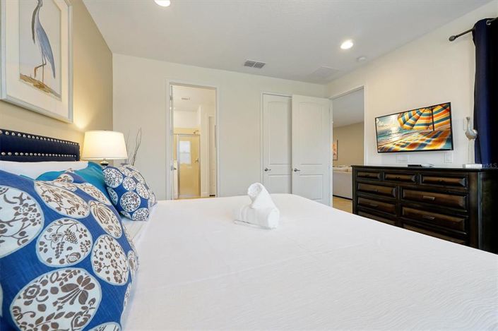 Image No.28-6 Bed Property for sale