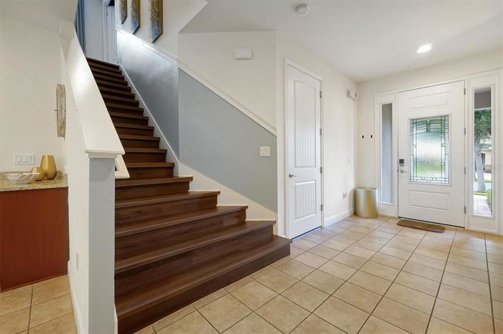 Image No.37-6 Bed Property for sale