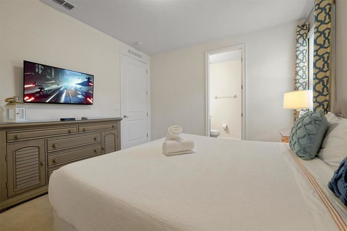 Image No.51-6 Bed Property for sale