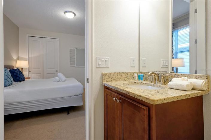 Image No.54-6 Bed Property for sale