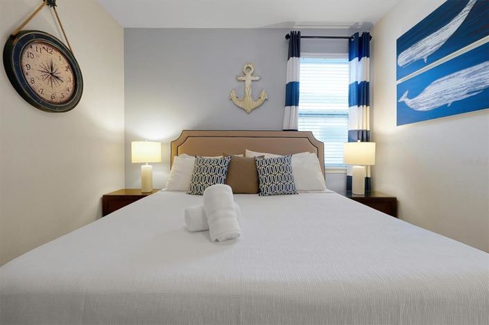 Image No.56-6 Bed Property for sale