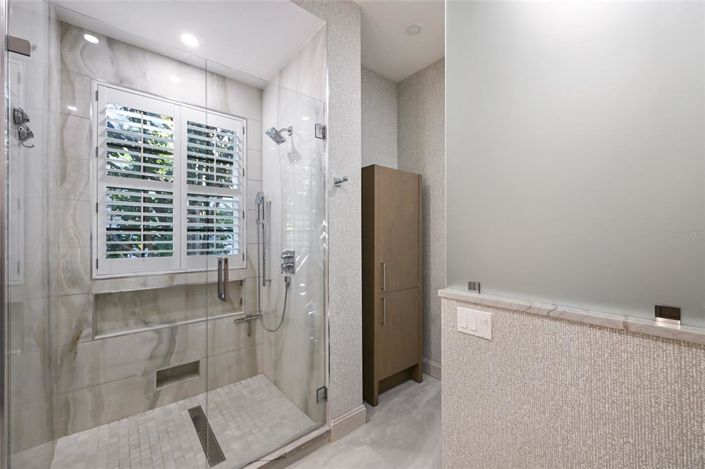 Image No.20-4 Bed Property for sale