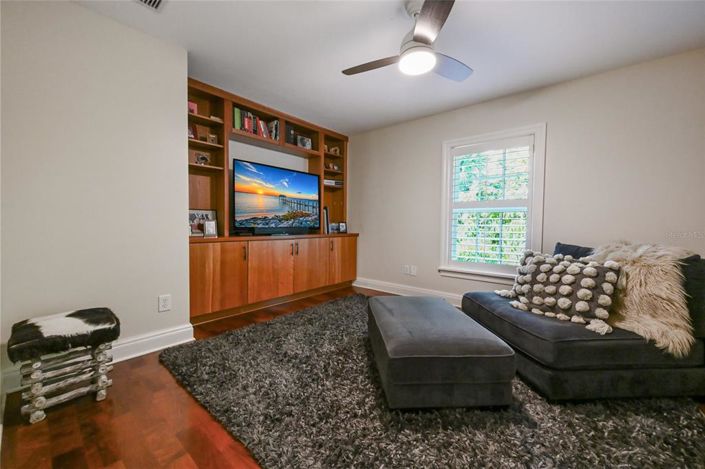 Image No.27-4 Bed Property for sale