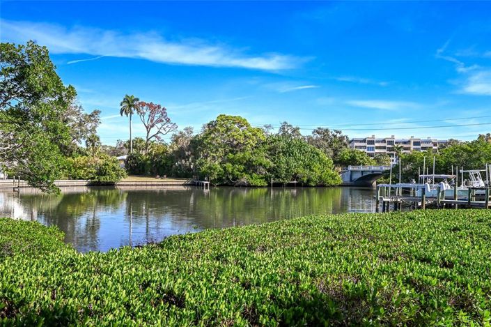 Image No.4-4 Bed Property for sale