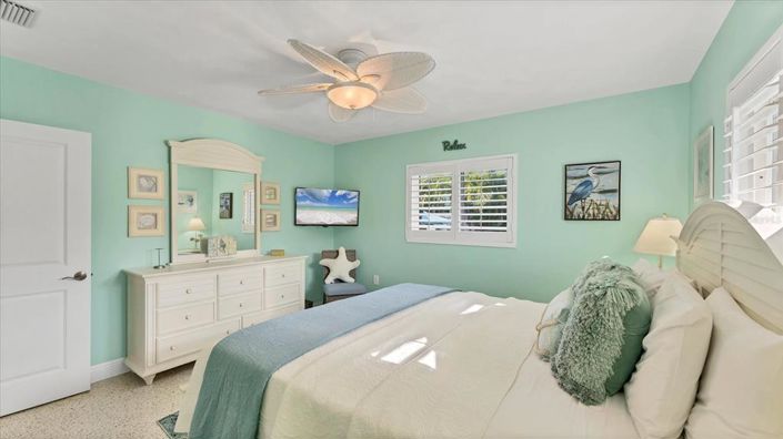 Image No.40-3 Bed Property for sale