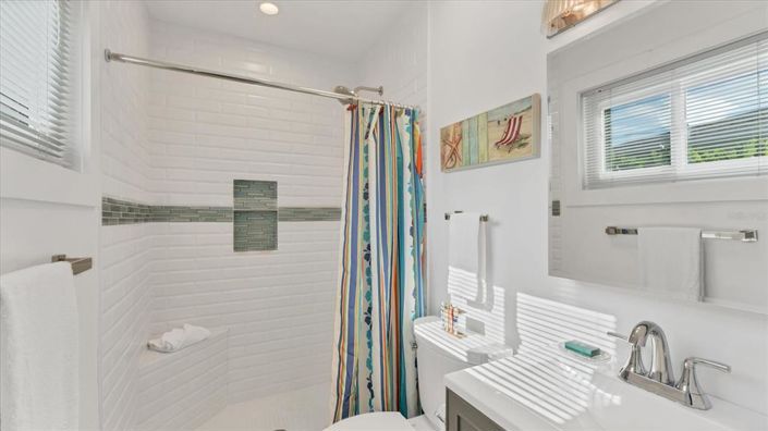 Image No.42-3 Bed Property for sale