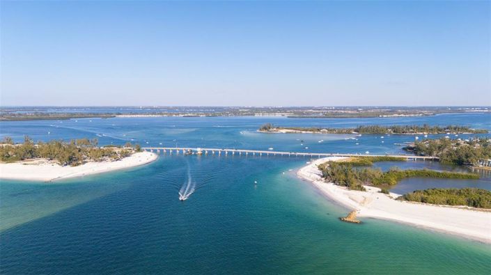 Image No.54-5 Bed Property for sale