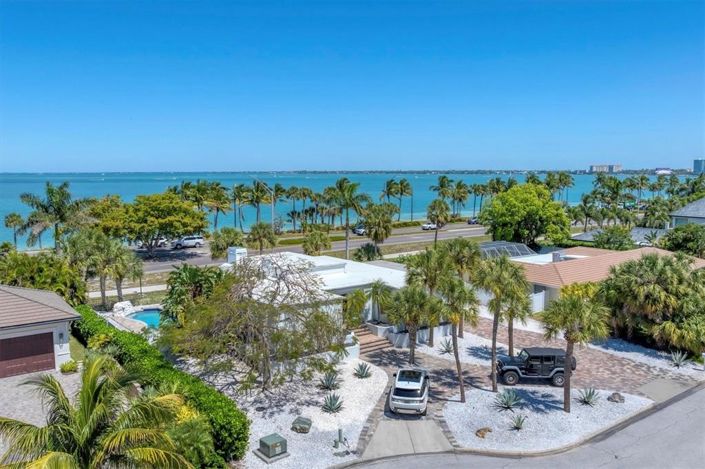 Image No.24-3 Bed Property for sale