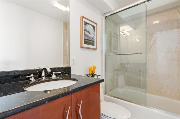 Image No.28-3 Bed Property for sale