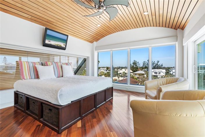 Image No.31-3 Bed Property for sale