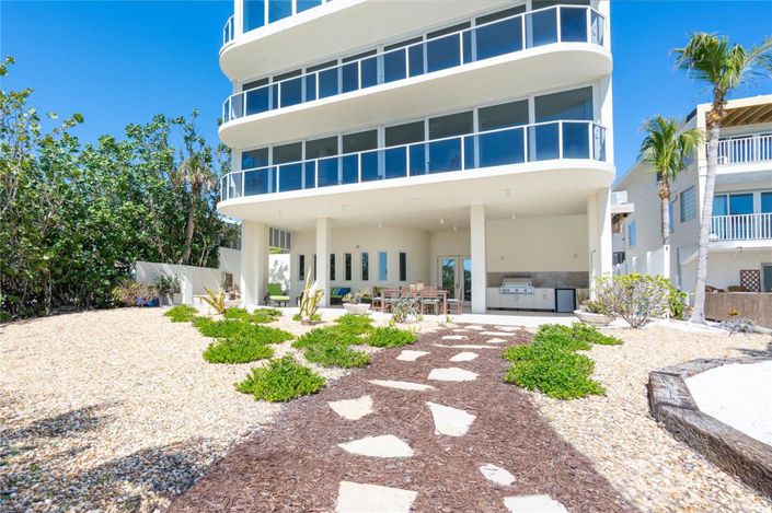 Image No.51-3 Bed Property for sale