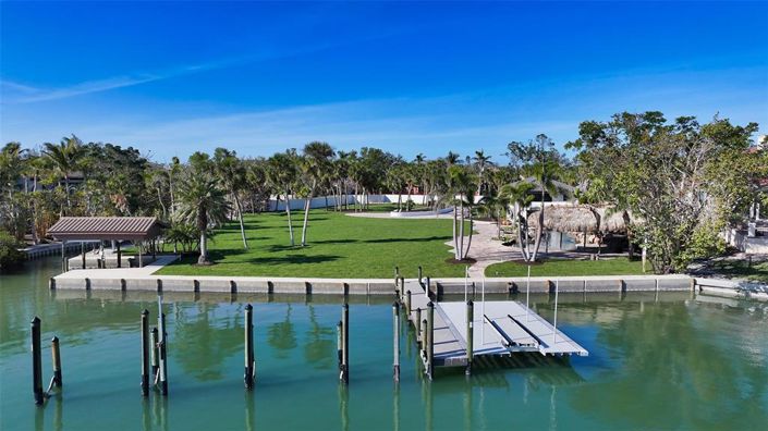 Image No.12-3 Bed Property for sale