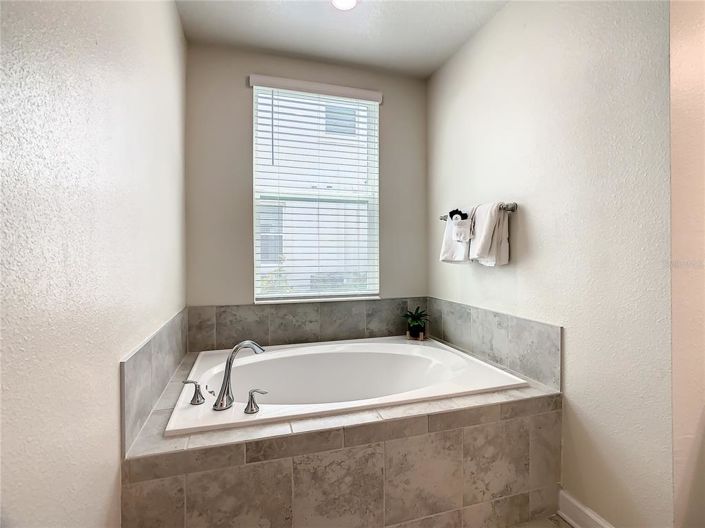 Image No.25-3 Bed Townhouse for sale