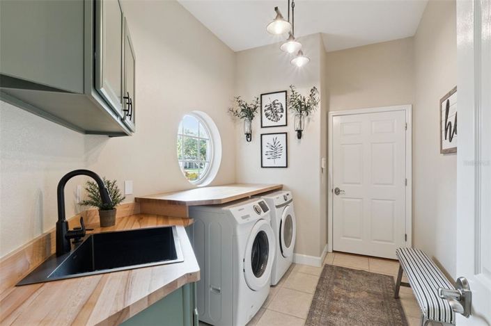 Image No.30-4 Bed Property for sale