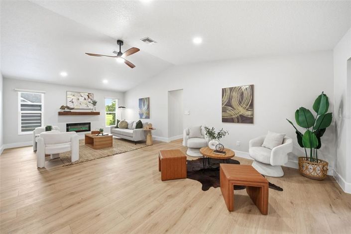 Image No.12-4 Bed Property for sale