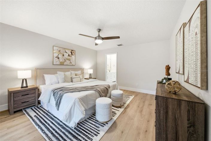 Image No.16-4 Bed Property for sale