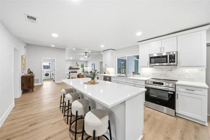 Image No.9-4 Bed Property for sale