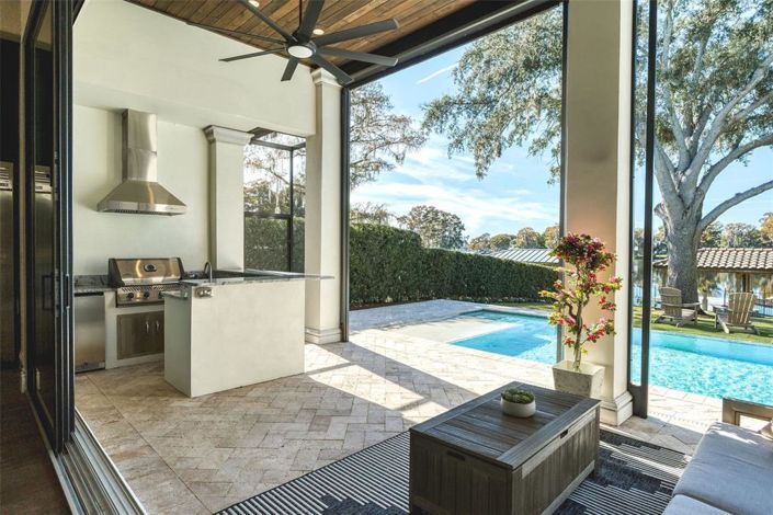 Image No.18-6 Bed Property for sale