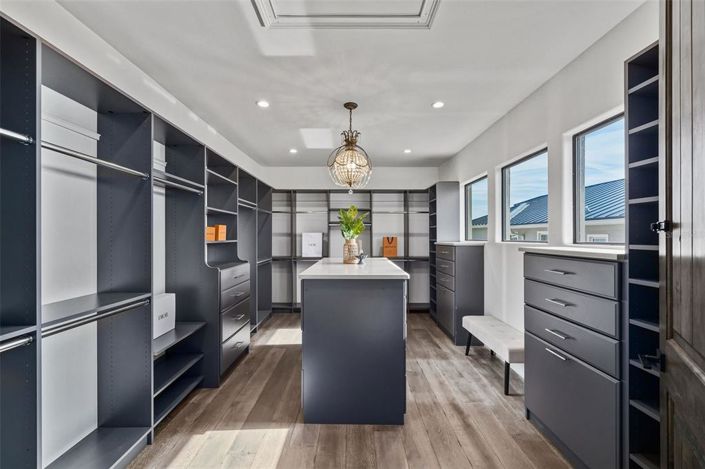 Image No.28-6 Bed Property for sale