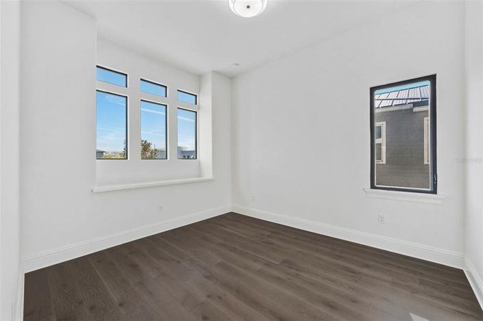 Image No.29-6 Bed Property for sale