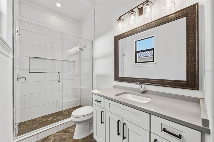 Image No.30-6 Bed Property for sale