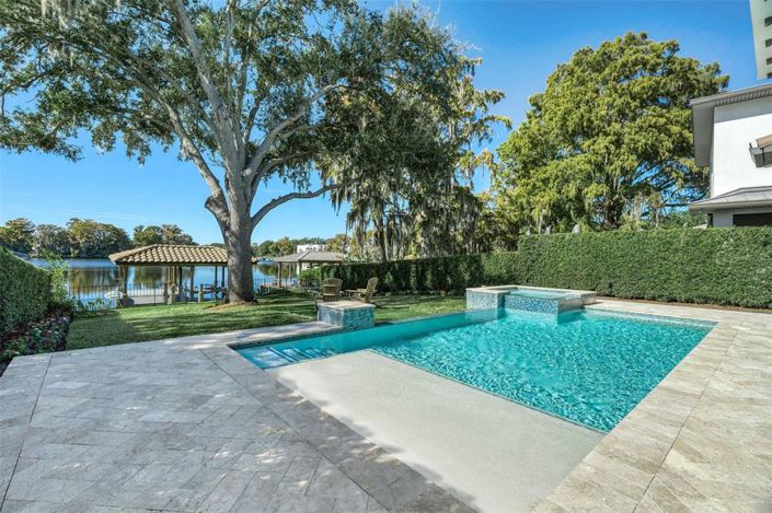 Image No.37-6 Bed Property for sale