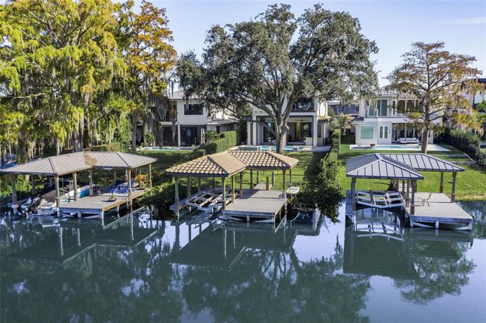 Image No.42-6 Bed Property for sale