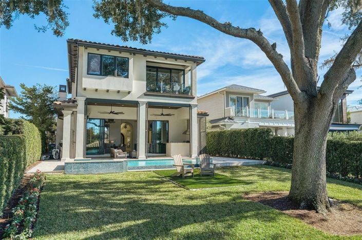 Image No.43-6 Bed Property for sale