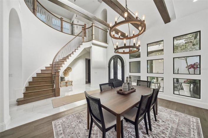 Image No.8-6 Bed Property for sale