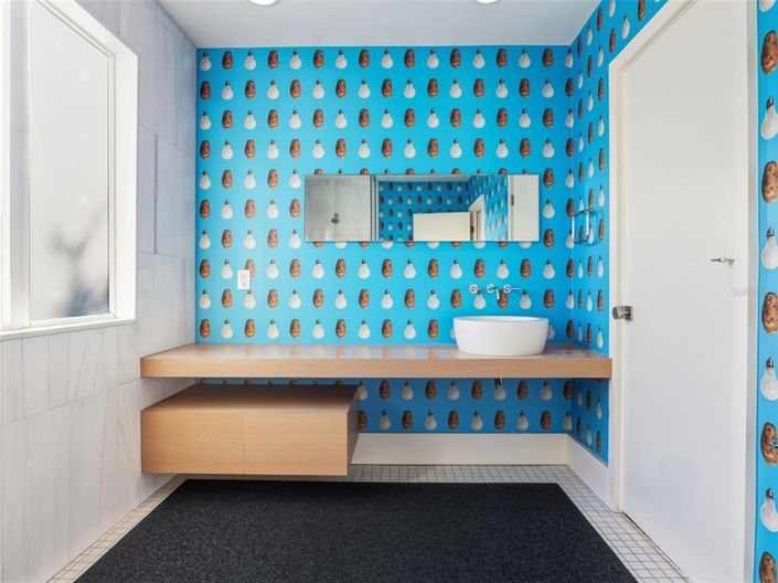 Image No.28-4 Bed Property for sale