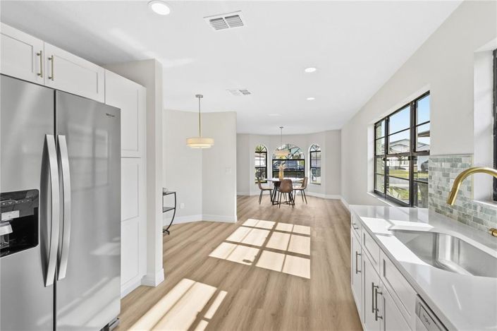 Image No.10-3 Bed Property for sale