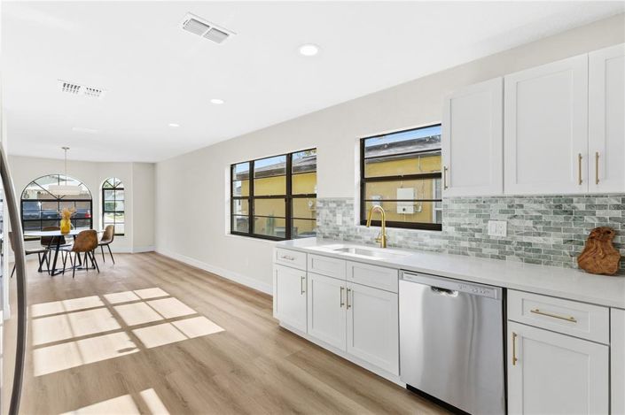 Image No.11-3 Bed Property for sale