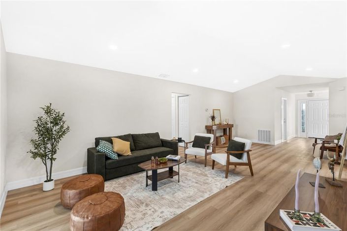 Image No.7-3 Bed Property for sale