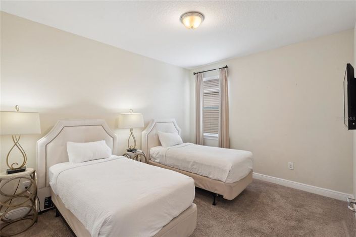 Image No.37-10 Bed Property for sale