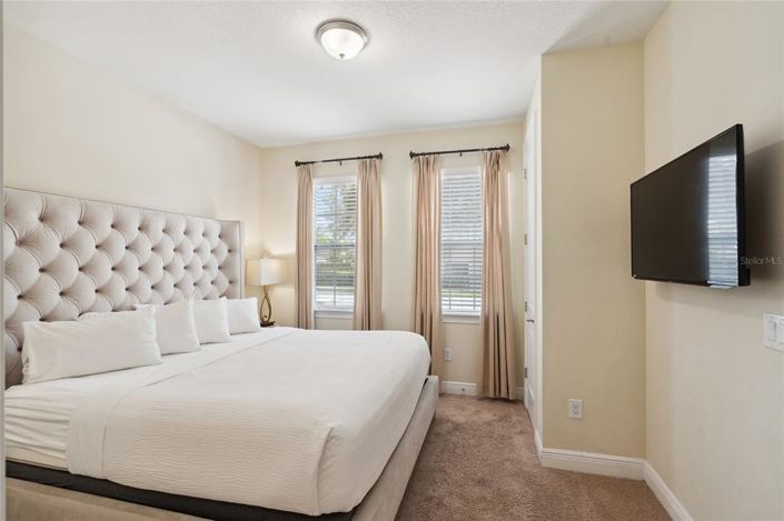 Image No.43-10 Bed Property for sale