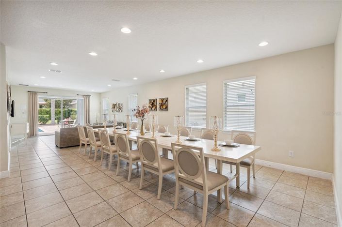 Image No.56-10 Bed Property for sale