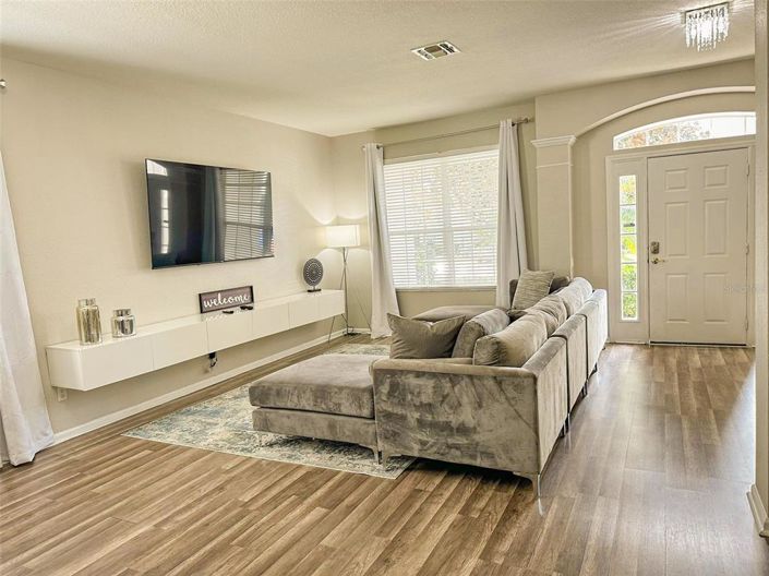 Image No.8-6 Bed Property for sale