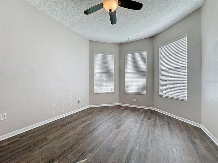 Image No.17-4 Bed Property for sale