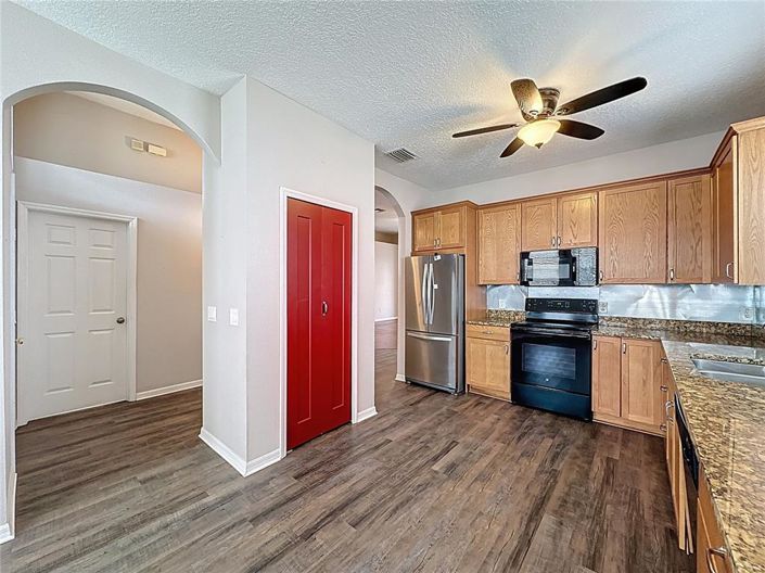 Image No.6-4 Bed Property for sale