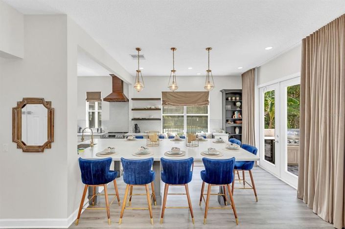 Image No.11-5 Bed Property for sale