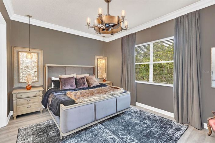 Image No.20-5 Bed Property for sale