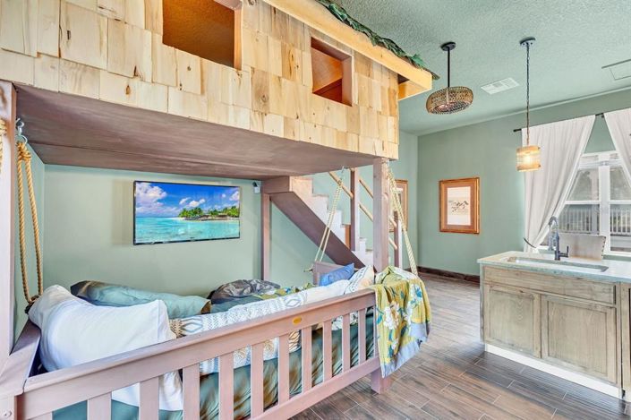 Image No.40-5 Bed Property for sale